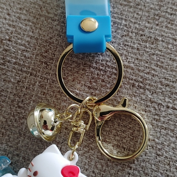 Hello Kitty Bath Tub Keychain - Picture 7 of 7